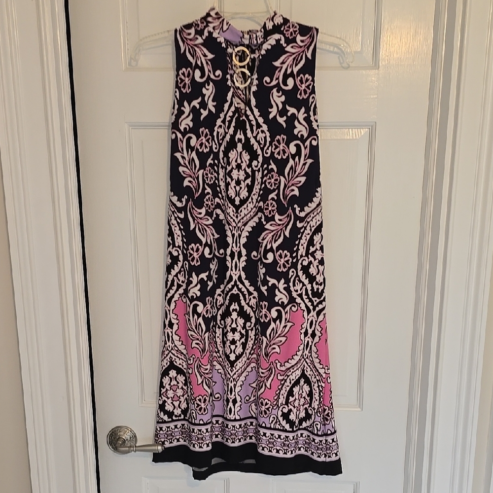 Elegant Pink and Black Sleeveless Dress